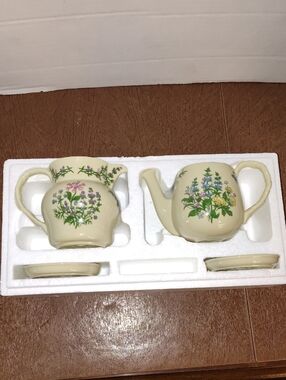 The Lenox Spice Garden Fine Porcelain 1995 Vintage Flower Pots